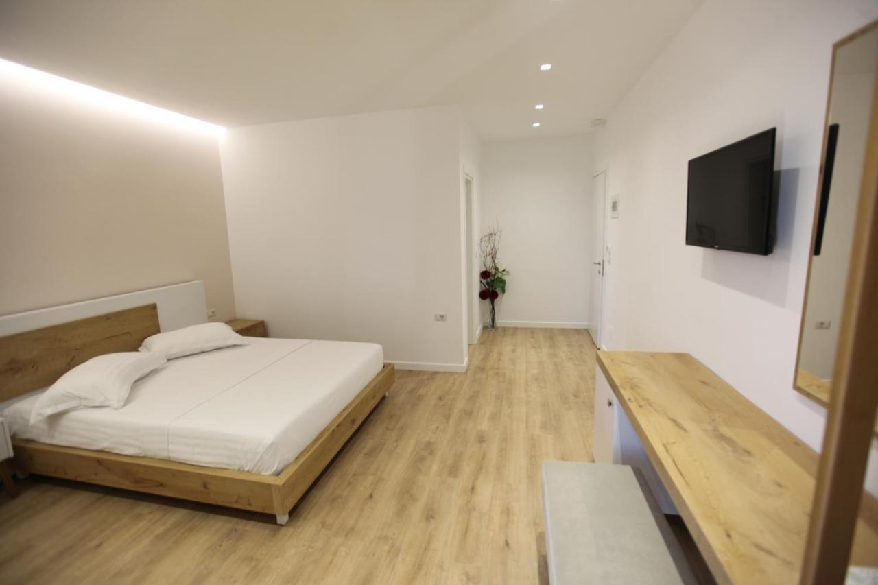 Sea Breeze Villa Saranda Dış mekan fotoğraf