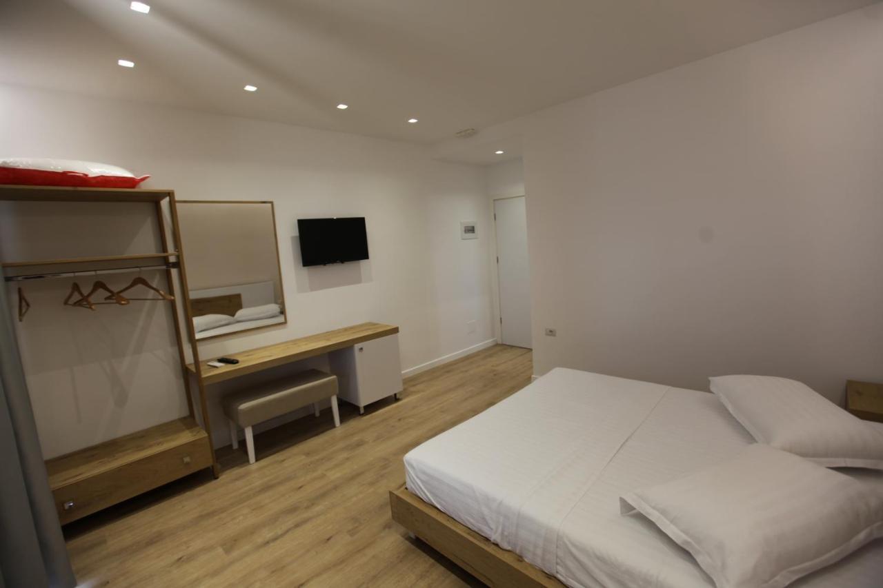 Sea Breeze Villa Saranda Dış mekan fotoğraf
