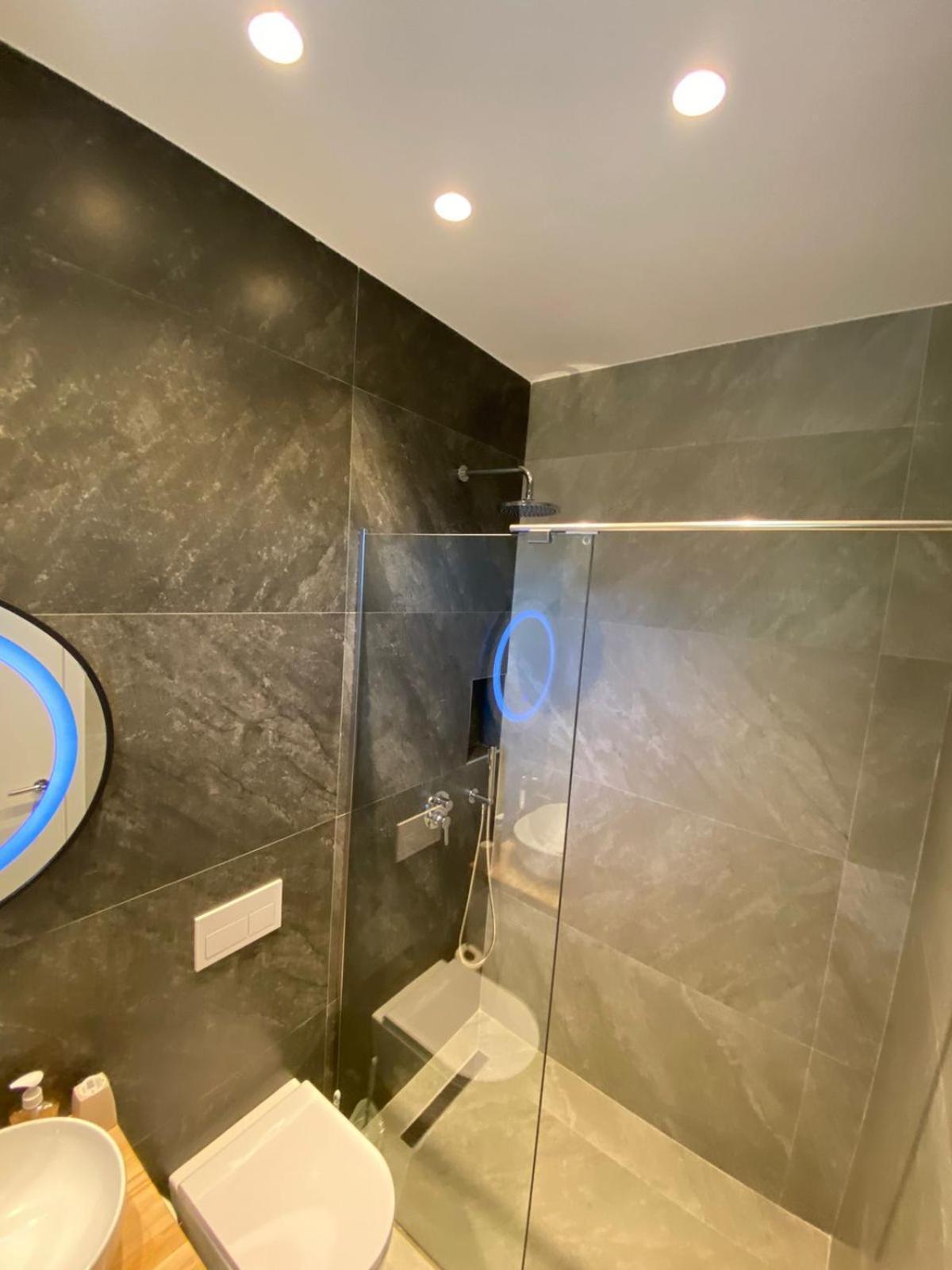 Sea Breeze Villa Saranda Oda fotoğraf