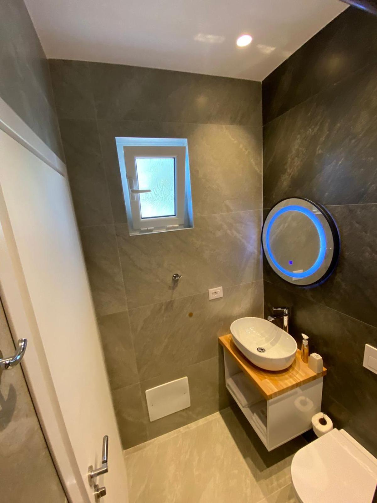 Sea Breeze Villa Saranda Oda fotoğraf